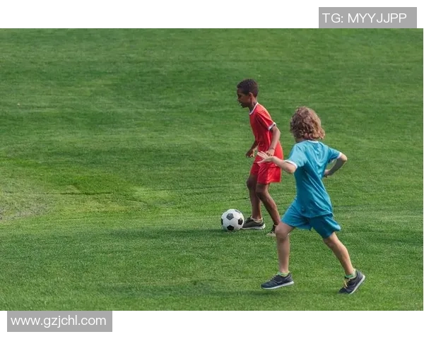 足球明星们的饮食习惯揭秘谁会在餐桌上优雅地使用筷子